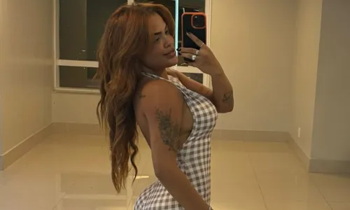 
					Ex-BBB Paula Freitas descobre complicação em lipo: 'Saúde em jogo'
				
				