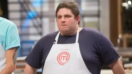 
				
					Ex-Masterchef exibe antes e depois após perder 83 kg: 'Sem cirurgia'
				
				