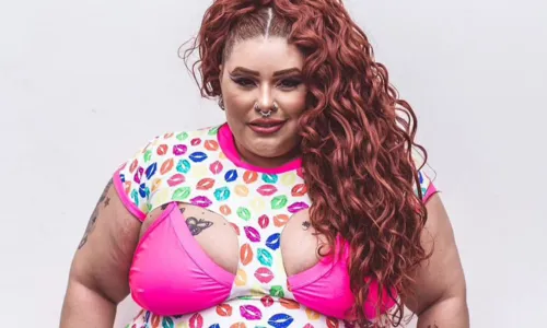 
				
					Ex-The Voice Aila Menezes anuncia bariátrica após defender causa gorda
				
				