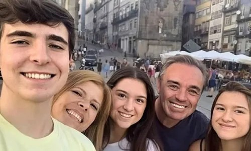 
					Quem é João Augusto, filho gato de Gugu que assinou com a Record
				
				