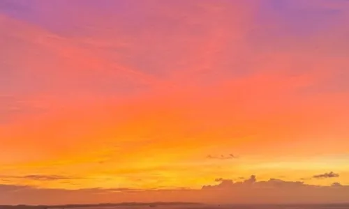 
				
					'Explosão de cores' no céu de Salvador é causada por fenômeno; entenda
				
				