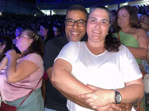 
				
					Fábio Jr. leva cinco mil fãs à Concha Acústica com show surpreendente
				
				