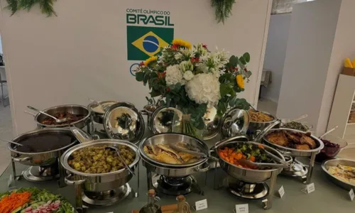 
				
					Feijoada ao brigadeiro: o que atletas do Brasil comeram nas Olimpíadas
				
				