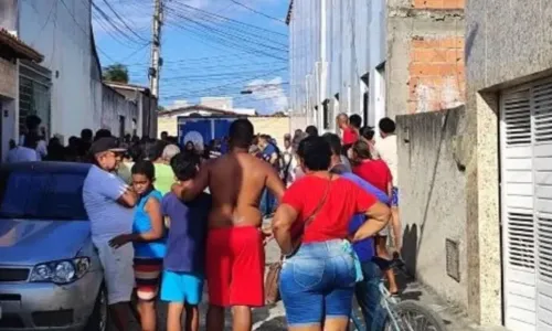 
				
					Feira de Santana: dois homens morrem em tiroteio na BR-324
				
				