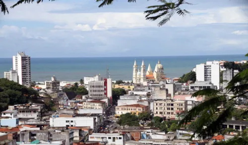 
				
					Feira literária oferece programação cultural gratuita no sul da Bahia
				
				