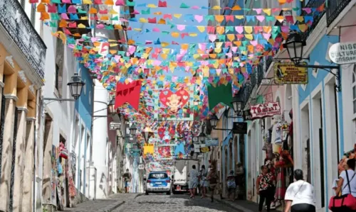 
				
					Festival de Quadrilhas Juninas de Salvador começa neste sábado (22)
				
				