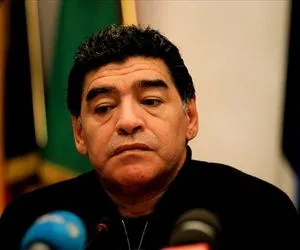 
				
					Filha de Maradona revela contato com o pai através de médium: 'Bonito'
				
				