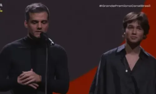 
					Wagner Moura faz rara aparição com a esposa em festival; FOTOS
				
				