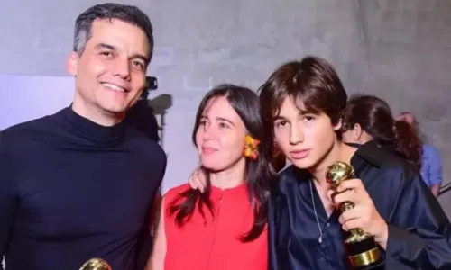 
				
					Filho mais velho de Wagner Moura completa 18 anos e chama atenção
				
				