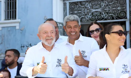 
				
					Integrante da comitiva de Lula sofre acidente em Salvador
				
				