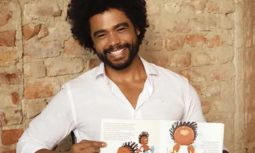 
				
					Ator da Globo lança livro infanto-juvenil em Salvador
				
				
