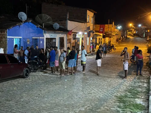 
				
					Guarda de hospital é morto a tiros na porta de casa em Ubatã
				
				