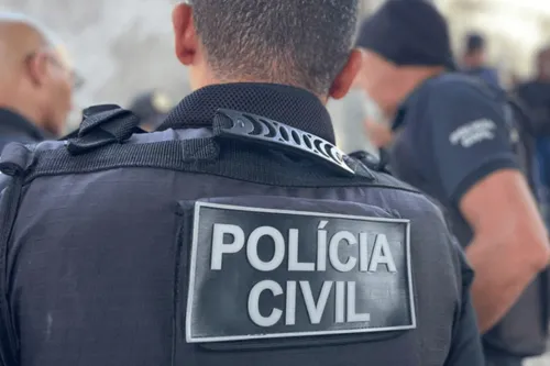 
				
					Homem é investigado suspeito de furto na casa do vizinho na Bahia
				
				