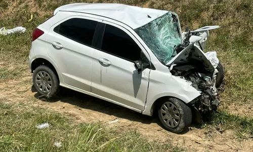 
				
					Homem de 41 anos fica ferido em acidente com caminhão-baú na Bahia
				
				