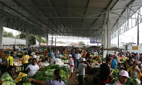 
				
					Homem é baleado em frente a banca de frutas de Feira de Santana
				
				