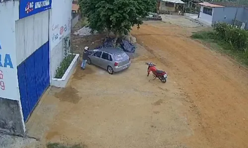 
				
					Homem é morto a tiros ao estacionar veículo na BR-101
				
				