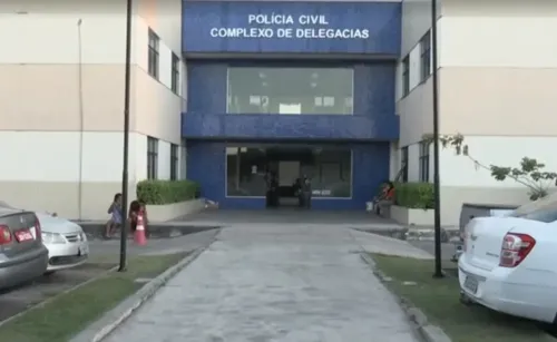 
				
					Homem é morto dentro de oficina em Feira de Santana
				
				