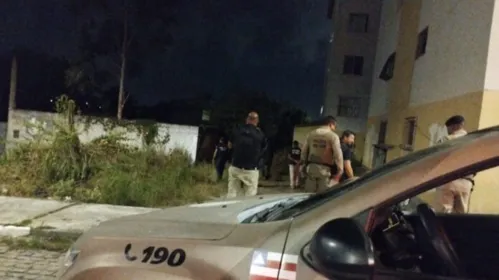 
				
					Homem é morto em matagal de um residencial em Feira de Santana
				
				