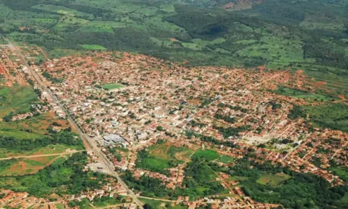 
				
					Homem é preso após mostrar partes íntimas a criança na Bahia
				
				