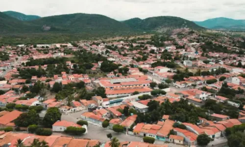 
				
					Homem é preso suspeito de estuprar enteada em cidade da Bahia
				
				