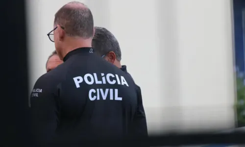 
				
					Adolescente é apreendido suspeito de matar própria mãe a facadas na BA
				
				