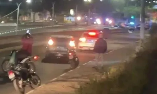 
				
					Homem morre e duas pessoas ficam feridas em confrontos com a PM na BA
				
				