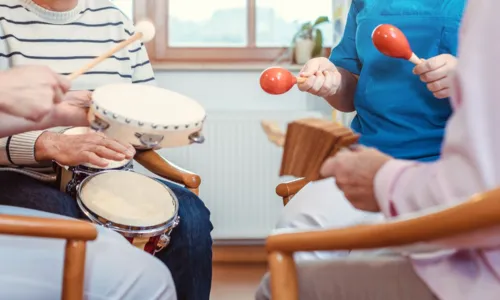 
				
					Hospital oferece musicoterapia para pacientes oncológicos na Bahia
				
				