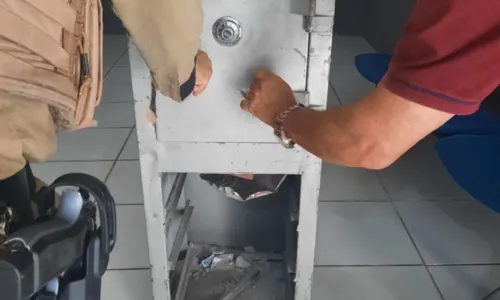 
				
					Igreja tem porta arrombada e cofre é levado com R$30 mil em Buerarema
				
				