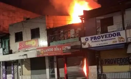 
				
					Incêndio destrói loja de bicicletas em Feira de Santana
				
				