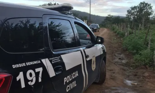 
				
					Irmãos suspeitos de envolvimento em homicídio são presos na Bahia
				
				