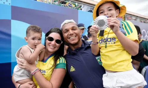 
				
					Isaquias Queiroz come 7 cachorros-quentes no café da manhã
				
				