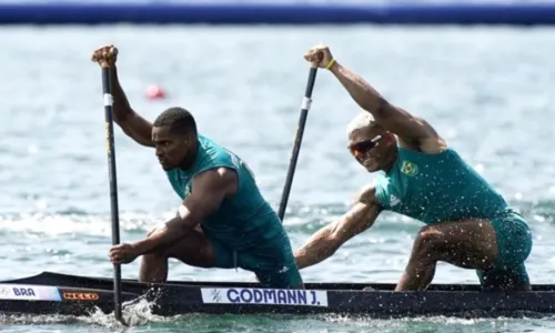 
				
					Isaquias Queiroz fica em 2º na semifinal e disputa medalha na canoagem
				
				