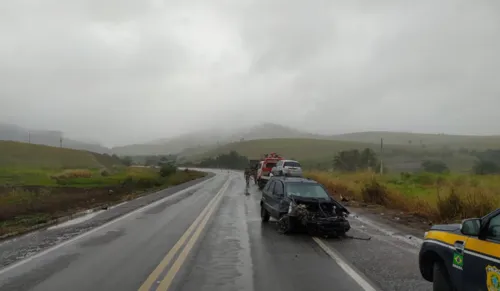 
				
					Itapebi: duas pessoas morrem em acidente entre dois carros
				
				