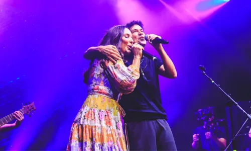 
				
					Ivete Sangalo dá título de cidadão soteropolitano para Jorge Vercillo
				
				