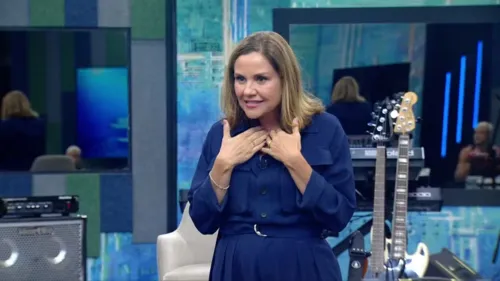 
				
					Ivete Sangalo já 'perdeu a voz' no Carnaval após dieta; entenda
				
				