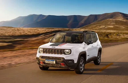 
				
					Jeep Renegade ganha novas versões na linha 2025
				
				