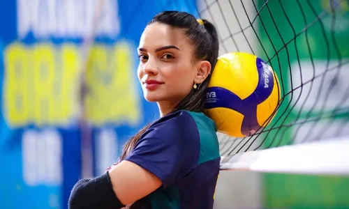 
				
					Jogadora da Seleção de Vôlei denuncia clínica de estética por erro
				
				