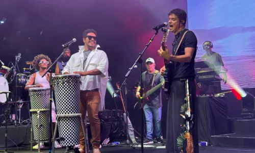 
				
					Jorge Vercillo canta 'Ela Une Todas as Coisas' com Ivete Sangalo
				
				