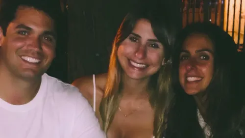 
				
					Jornalista traída por global é flagrada com ex de pivô da separação
				
				