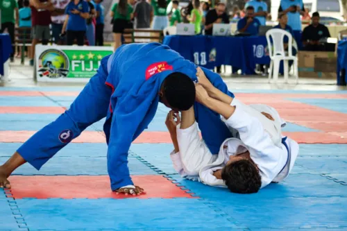 
				
					Jovem baiano conquista medalha de ouro em campeonato de jiu-jítsu
				
				