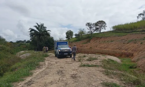 
				
					Jovem é encontrado morto em lago com sandália no braço em Ibirapuã
				
				