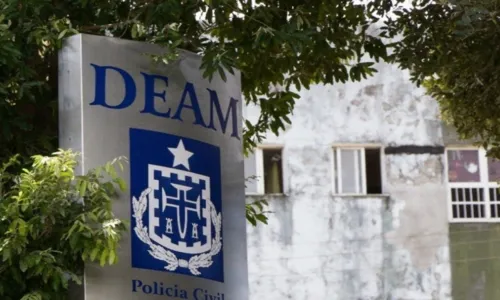 
				
					Suspeito de matar ex a facadas em Salvador é preso 6 anos após crime
				
				