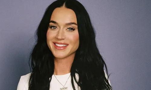 
				
					Katy Perry entra no Estrela da Casa em aparição surpresa; veja horário
				
				