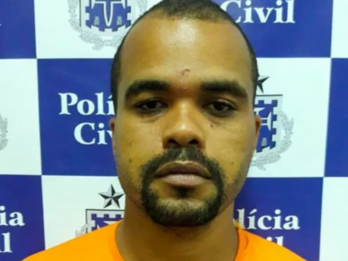 
				
					Líder de facção criminosa é preso com carro roubado na Bahia
				
				