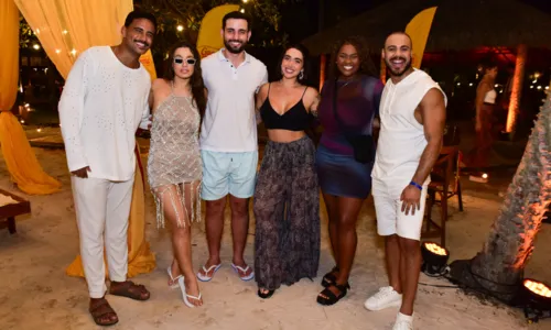 
				
					Lucas Pizane e ex-'BBBs' se reencontram em evento no Maranhão; FOTOS
				
				