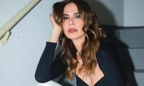 
				
					Luciana Gimenez enfrenta problema de saúde e cria confusão na RedeTV!
				
				