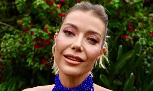 
					Luiza Possi quebra silêncio e faz desabafo sobre vício em álcool
				
				