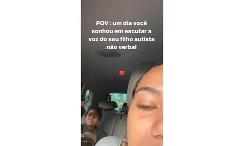 
				
					Mãe chora ao ver filho com autismo cantar pela 1ª vez; assista vídeo
				
				