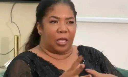 
				
					Mãe de Davi Brito aproveita exposição e manda indireta: 'Só traz caos'
				
				