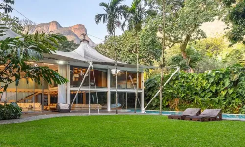 
				
					Mansão de Bruno Gagliasso e Giovanna Ewbank está à venda por R$ 25 mi
				
				